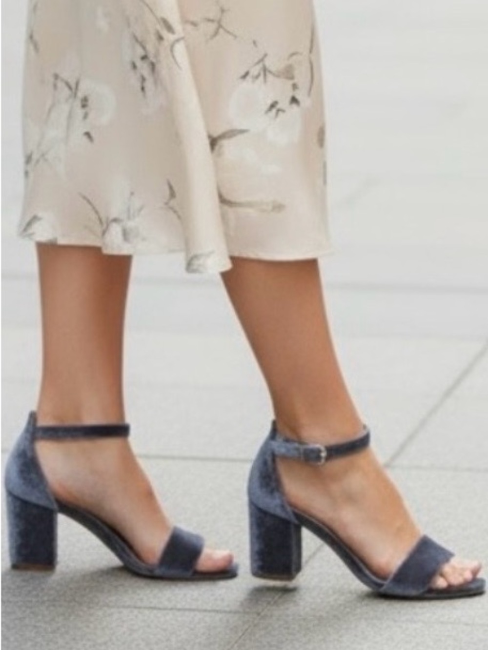 🎉HP🎉Catherine Malandrino size 9 beautiful, blue velvet open toe shoes. So pretty